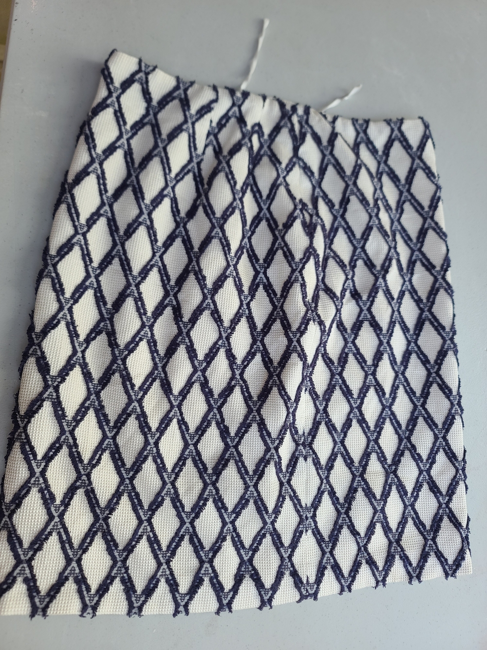 J. McLaughlin White and Navy Diamond Knit Pencil Skirt
